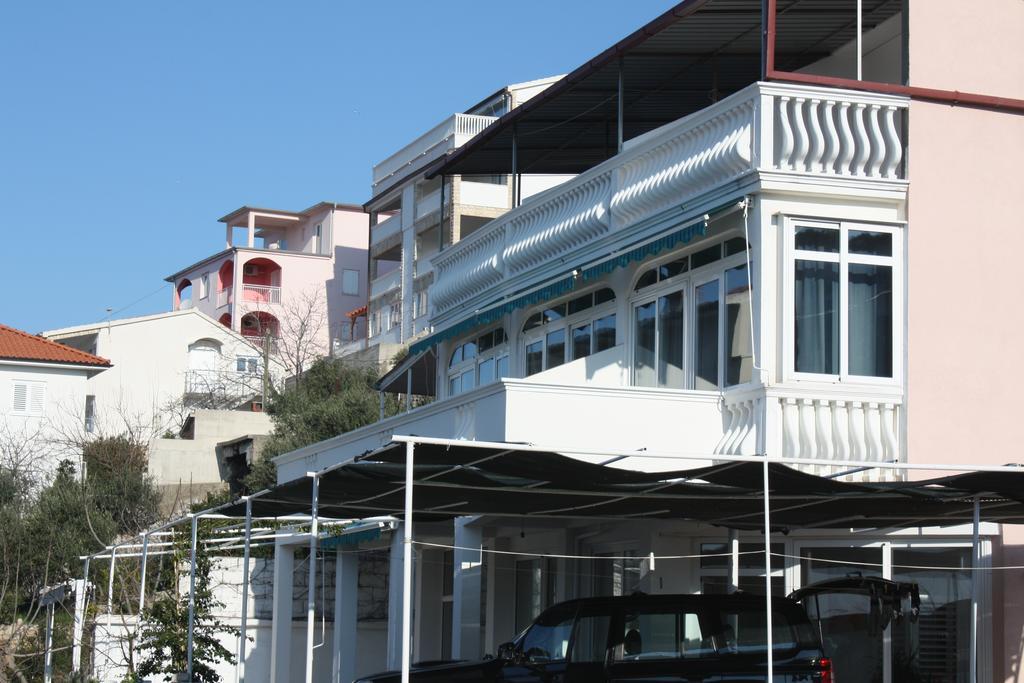 Hana Home - Apartments Tisno Bagian luar foto
